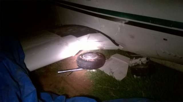 Leitor registra imagens de avi&atilde;o que fez pouso de emerg&ecirc;ncia com 2 tripulantes