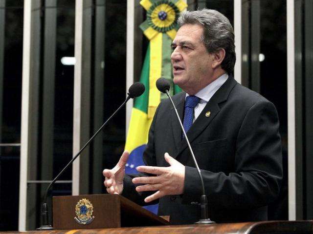 Renan tem apoio un&acirc;nime da bancada de MS para presidir Senado