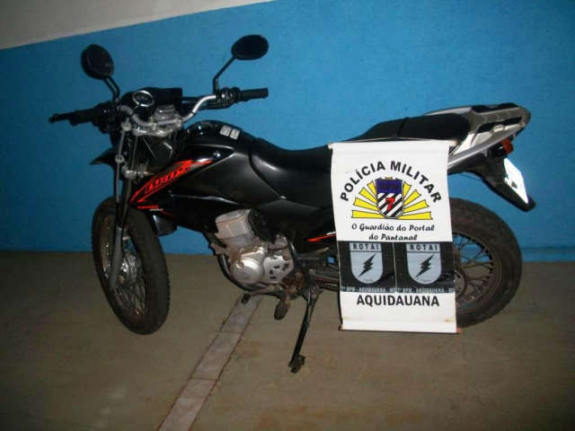  Dupla &eacute; presa em Anast&aacute;cio com motocicleta roubada em Campo Grande