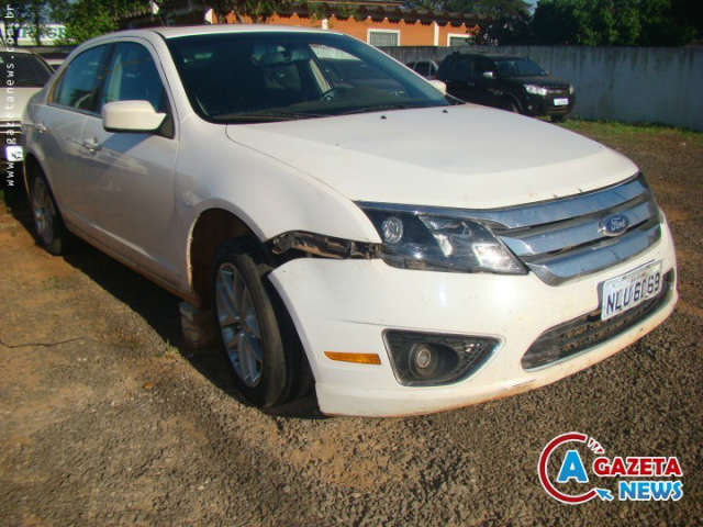  Ap&oacute;s furar barreira, dois ve&iacute;culos s&atilde;o apreendidos na fronteira 