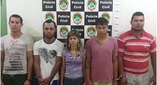  Pol&iacute;cia apresenta cinco dos oitos que invadiram delegacia no fim de semana 