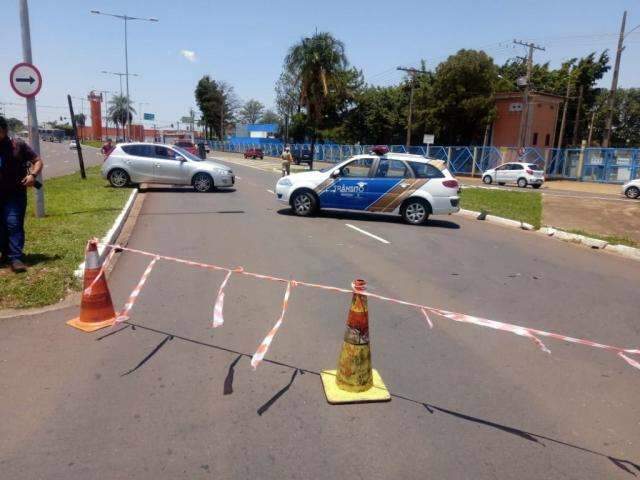 Atropelado por Audi, ciclista quebra ombros e tem crânio afundado