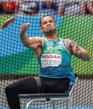 Claudiney Batista conquista medalha de ouro para o Brasil no lan&ccedil;amento de disco