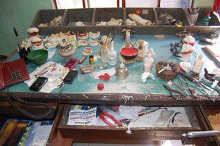 Laboratório de próteses clandestino fucionava em casa, na Vila Célia.