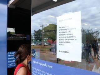 Agência foi fechada para atendimento ao público, por &quot;problemas operacionais&quot; (Foto: Henrique Kawaminami)
