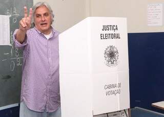 No primeiro turno, Delcídio terminou a eleição na frente (Foto: Divulgação/Assessoria)