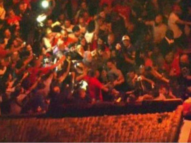 Lula deixa sindicato dos metal&uacute;rgicos e se entrega &agrave; Pol&iacute;cia Federal