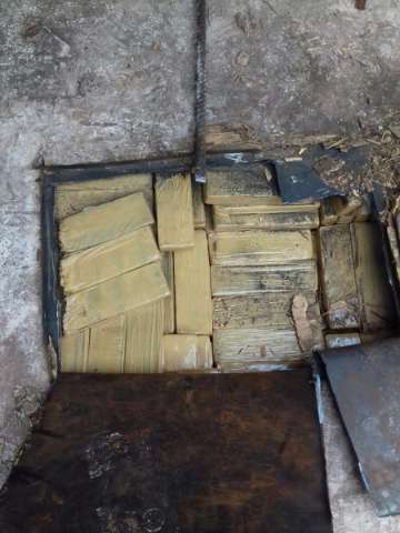 DOF encontra mais de 500 kg de maconha em fundo falso de caminh&atilde;o