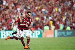 Flamengo goleia Sport por 4 a 1 e mant&eacute;m lideran&ccedil;a do Brasileir&atilde;o