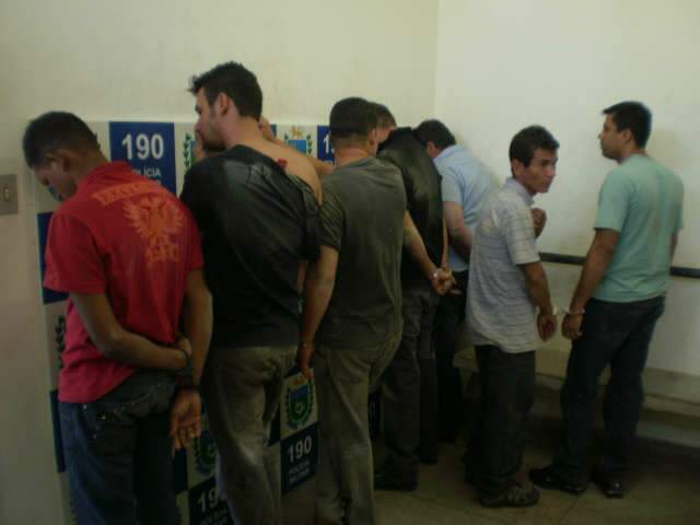  Quadrilha &eacute; presa ap&oacute;s tentar roubar caixa eletr&ocirc;nico na prefeitura de Lad&aacute;rio