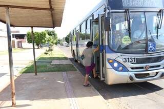 Os assaltos em pontos ou terminais de ônibus cresceram 82,7% em Campo Grande (Foto: Marcelo Victor)
