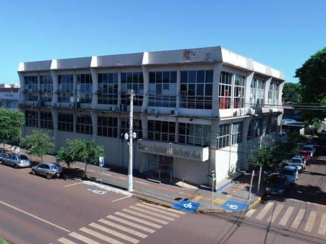 C&acirc;mara muda lei e adota autonomia para decidir sobre ponto facultativo