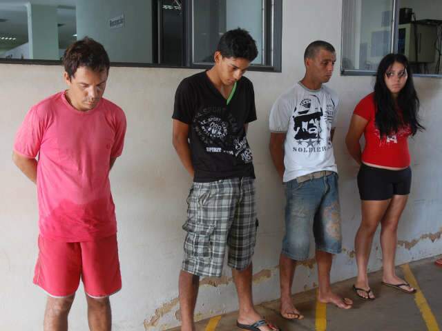  Pol&iacute;cia suspeita que quadrilha tenha roubado mais seis ve&iacute;culos
