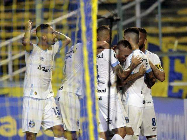 Ros&aacute;rio Central sai na frente, mas Gr&ecirc;mio alcan&ccedil;a empate de 1 a 1 