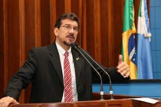 Deputado Pedro Kemp elogiou decisão do governo, durante sessão na Assembleia (Foto: Assessoria/ALMS)