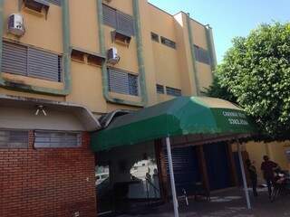 Hotel Carandá, de onde Raul Freixes saiu, desacordado, levado pelo Corpo de Bombeiros. (Foto: Alberto Dias)