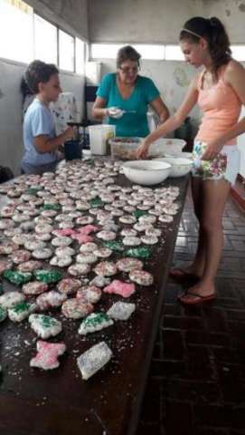 Bolachas de Natal s&atilde;o mais esperadas que Papai Noel na fam&iacute;lia de dona Ivane