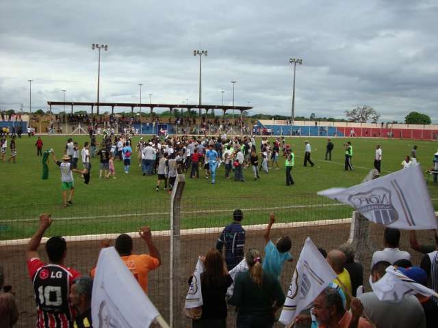 Novoper&aacute;rio vence Corumbaense de virada e conquista S&eacute;rie B
