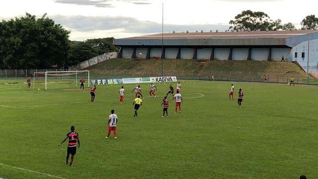 Com gol contra, &Aacute;guia Negra vence o Urso em Mundo Novo