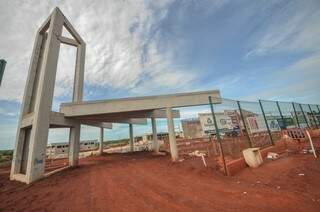 Campus da UEMS ainda está em construção em Campo Grande (Foto: Marcelo Calazans/Arquivo)