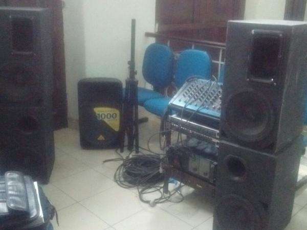 Candidato a vereador &eacute; multado R$ 5 mil por fazer campanha com som alto