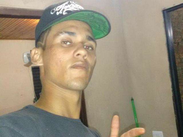 Morto em confronto com a pol&iacute;cia durante fuga tinha 18 anos