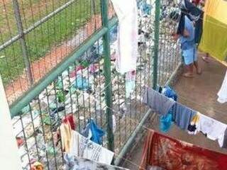 Lixo acumulado em pavilhão da Penitenciária de Segurança Máxima (Foto: Divulgação)