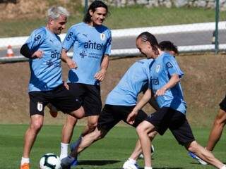 Grupo uruguaio treinou na Cidade do Galo antes do duelo com o Equador (Foto: Reprodução/Twitter)