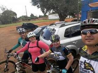 Casal se reencontrou em pedal, junto dos amigos Sandra e Marcelo. (Foto: Arquivo Pessoal)