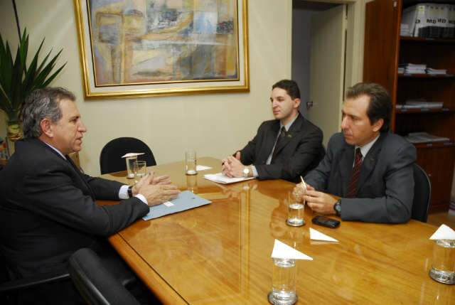 Minist&eacute;rio da Defesa definir&aacute; administra&ccedil;&atilde;o de recursos para aeroporto 