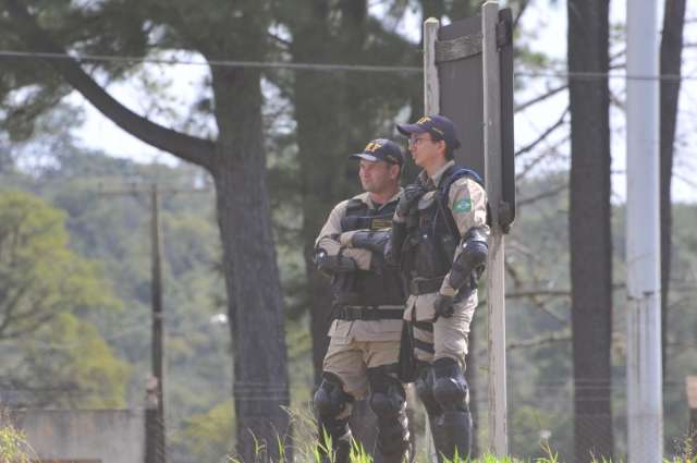 PRF apreende 15 ve&iacute;culos durante opera&ccedil;&atilde;o na F&oacute;rmula Truck
