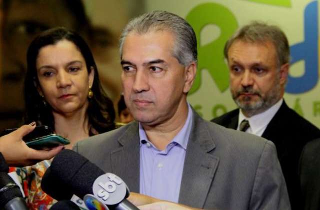 Governador entrega obras e assina ordem de servi&ccedil;o em Navira&iacute;