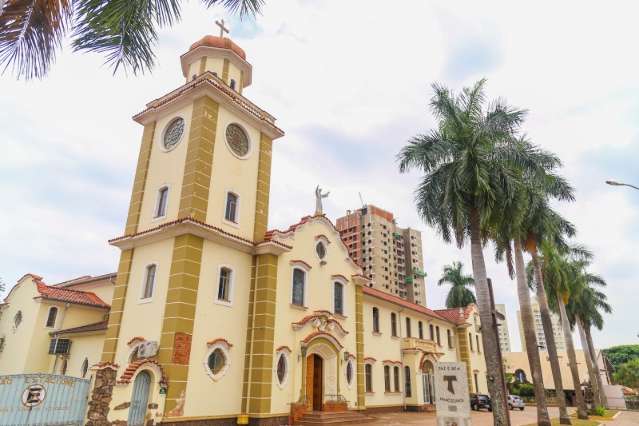 Seguindo tradi&ccedil;&atilde;o, fi&eacute;is levam animais para receber b&ecirc;n&ccedil;&atilde;o de S&atilde;o Francisco