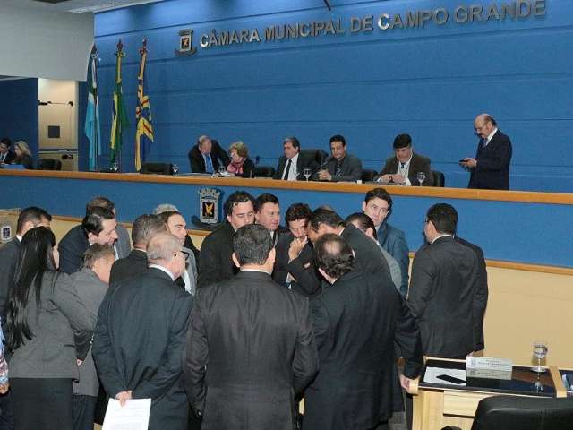 Vereadores derrubam primeiro veto total da gest&atilde;o Marquinhos Trad