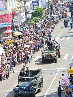 Veículos do Exército fazem sucesso no desfile do 7 de Setembro na Capital. (Foto: João Garrigó)