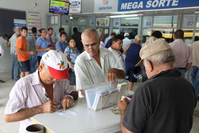 Enquanto uns enfrentam fila, outros ignoram pr&ecirc;mio de R$ 105 milh&otilde;es