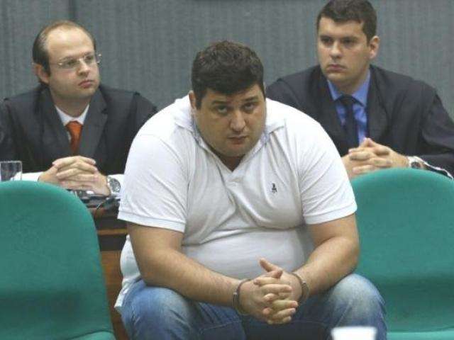 Justi&ccedil;a autoriza transfer&ecirc;ncia e muda pena de lutador que matou h&oacute;spede