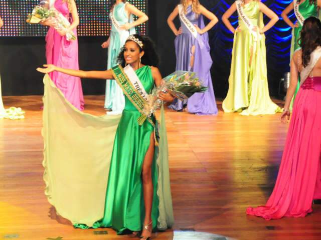  Karen Recalde, Miss Tr&ecirc;s Lagoas, representar&aacute; MS no concurso nacional