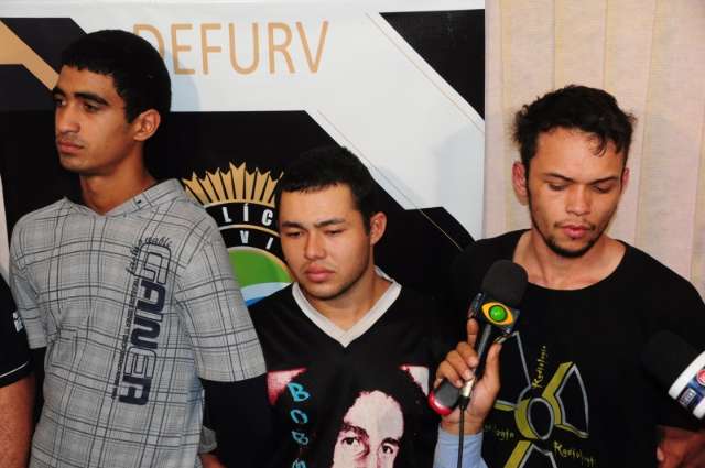 Defesa de assassino de estudantes tenta por a&ccedil;&atilde;o em segredo de justi&ccedil;a