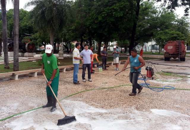Temporal provoca estragos e alagamentos em Corumb&aacute; 