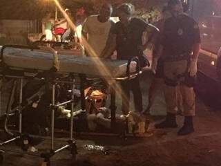 Equipes de salvamento junto ao corpo da vítima. (Foto: Rio Pardo News) 