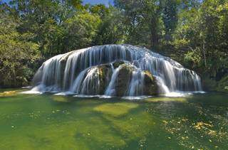 Uma das cachoeiras da Estância Mimosa, em Bonito (Foto: Hudson Garcia)