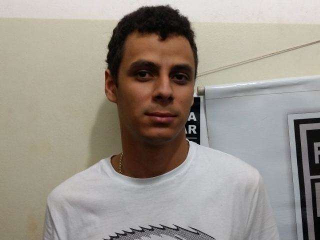 Pol&iacute;cia apreende 695 kg de maconha em casa que era dep&oacute;sito do tr&aacute;fico