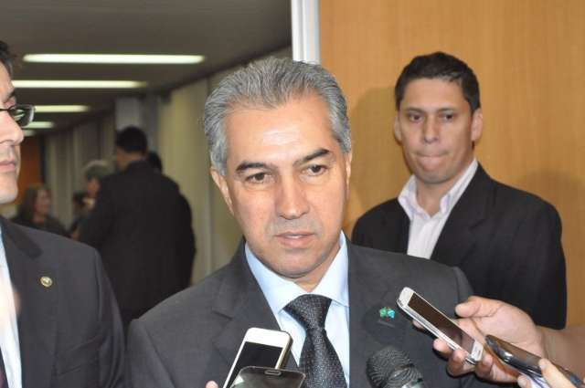 Governador entrega projeto que reduz ICMS do diesel na Assembleia