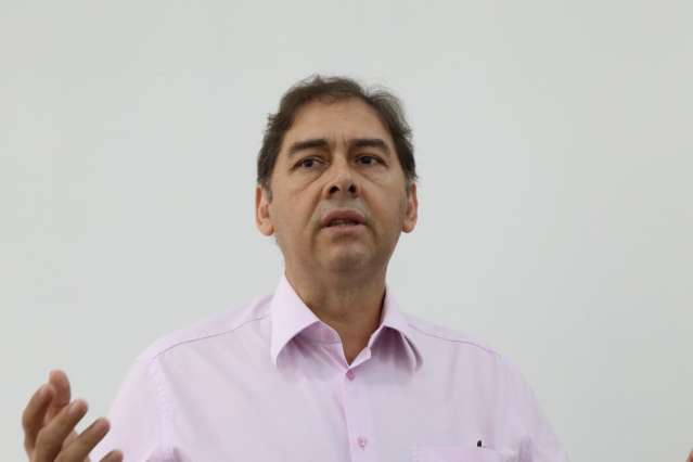 Bernal assina conv&ecirc;nio para agilizar emiss&atilde;o da carteira do trabalho