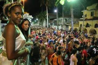 De uma quarta à outra, Carnaval em Corumbá tem muitos blocos de rua ainda. (Foto: Marcos Ermínio)