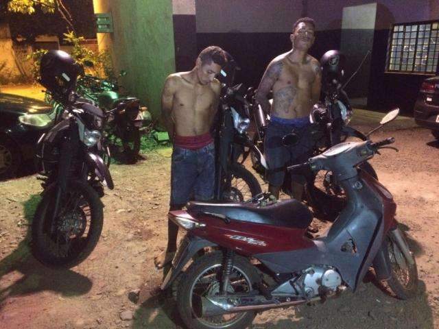 Dupla rouba carros, causa acidente em fuga e &eacute; presa pelo Choque 