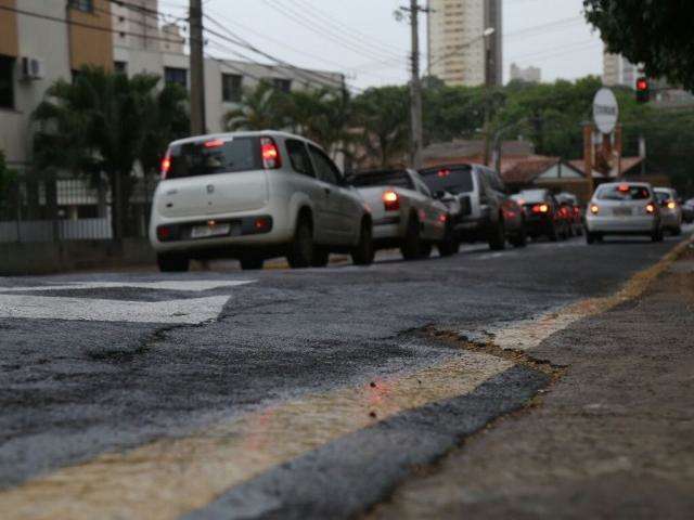 Garoa come&ccedil;a e pode virar pancadas de chuva forte em Campo Grande