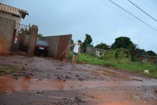  Chuva de 42 mm provoca estragos em bairros de Campo Grande 
