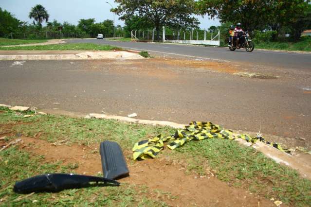 Moradores cobram placas de sinaliza&ccedil;&atilde;o em curva perigosa na Ernesto Geisel 